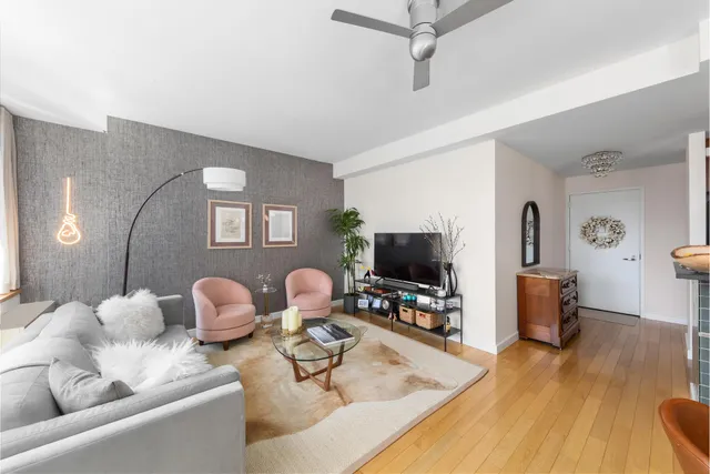 $1,795,000 | 225 West 60th Street, Unit 14F | Upper West Side
