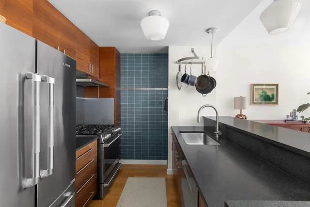 $1,795,000 | 225 West 60th Street, Unit 14F | Upper West Side