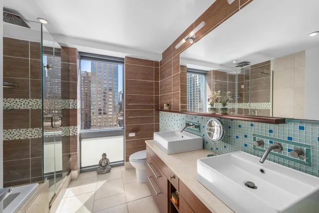 $1,795,000 | 225 West 60th Street, Unit 14F | Upper West Side