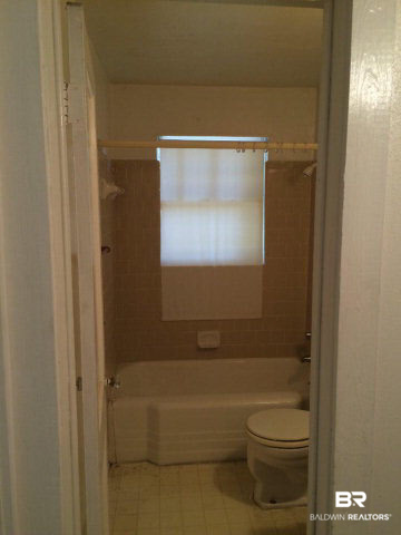 9460 Celeste Road Saraland, AL 36571 - Photo 13 of 13 Bathroom