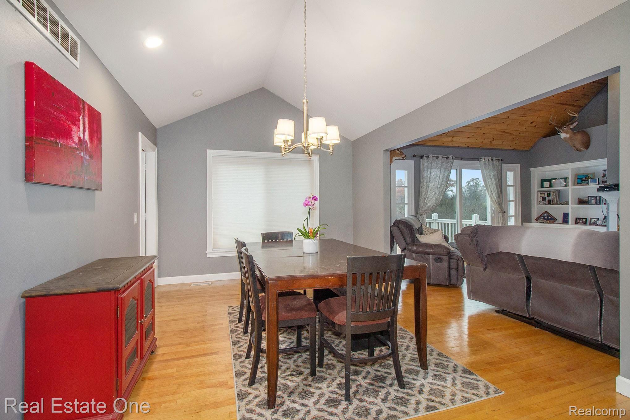 5856 Hinchey Road Howell, MI 48843 - Photo 6 of 35 IMG_6371.jpg