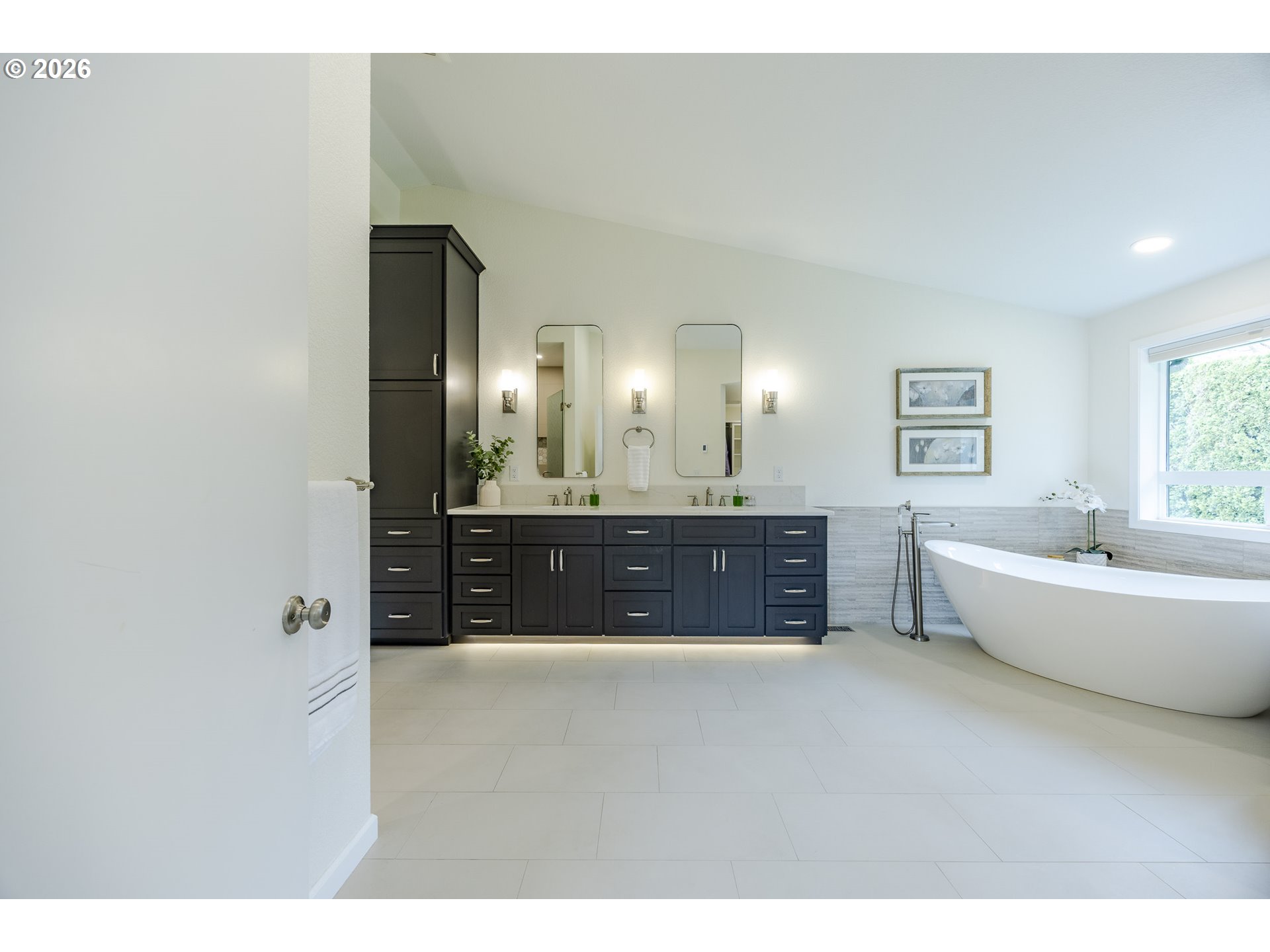 2071 Musket Street Eugene, OR 97408 - Photo 27 of 46 Bathroom