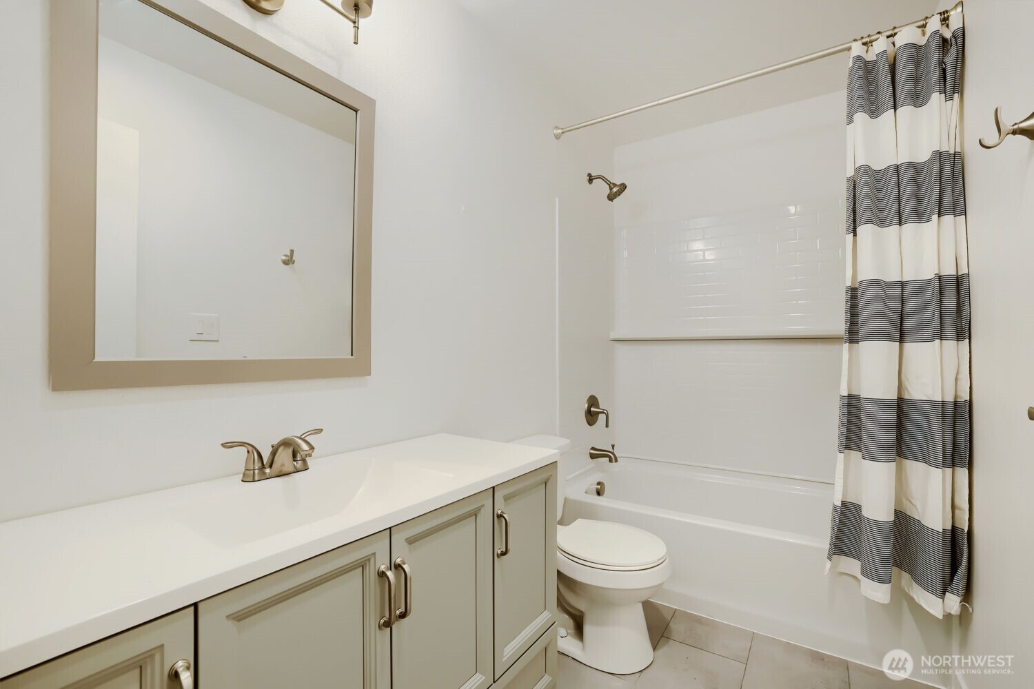 7924 212th Street Southwest, Unit 107 Edmonds, WA 98026 - Photo 11 of 17