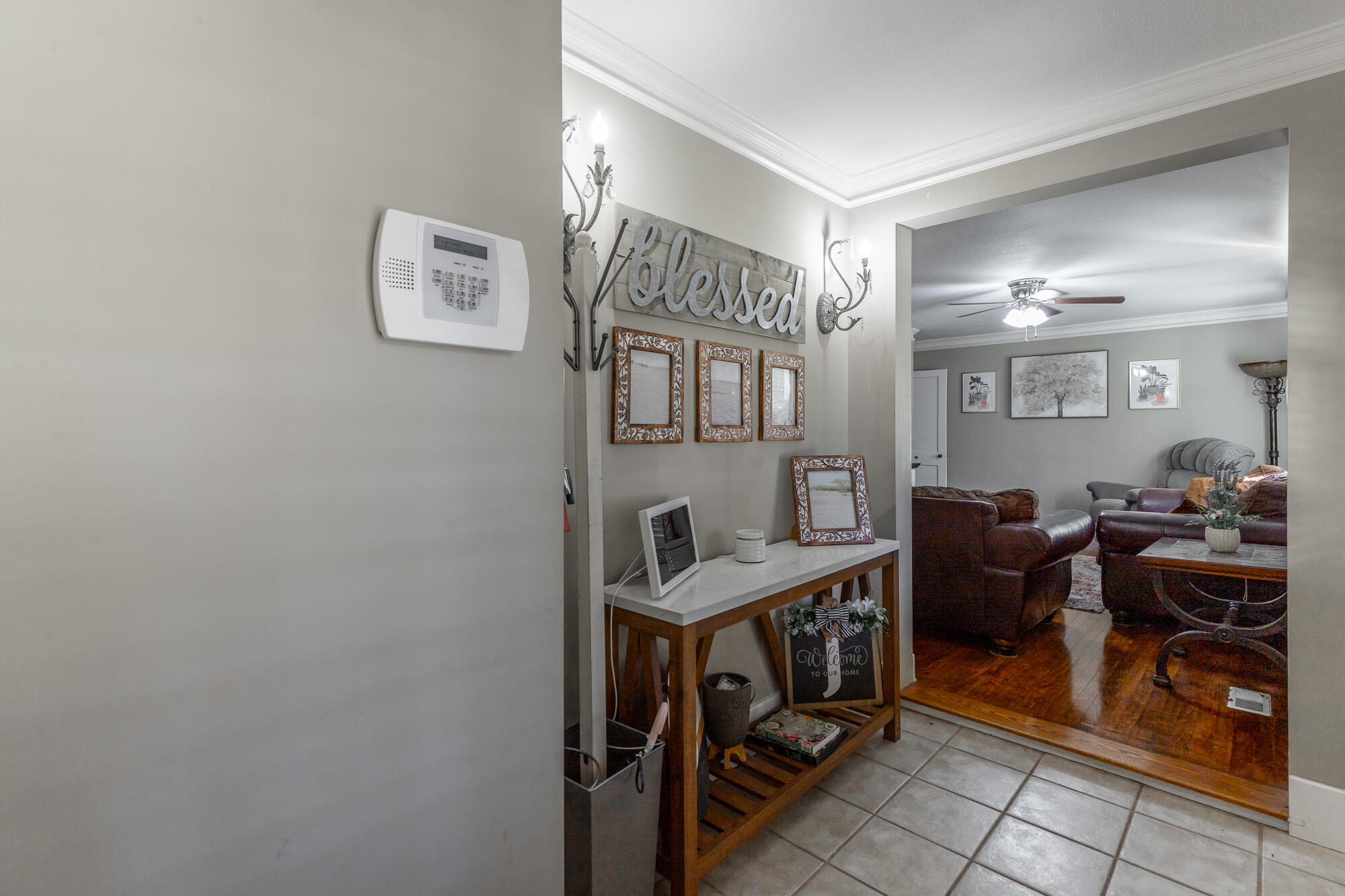 1603 Castleberry Avenue East Ridge, TN 37412 - Photo 6 of 28 Foyer