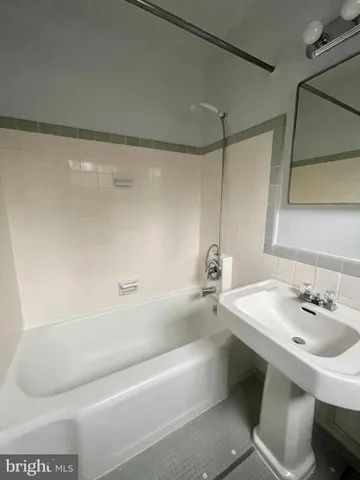 $2,100 | 1616 Preston Road, Unit 1616, Alexandria, VA 22302