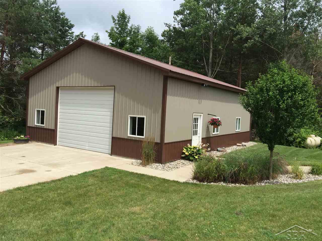 3733 South Fenmore Road Merrill, MI 48637 - Photo 3 of 38 31324965-2.JPG