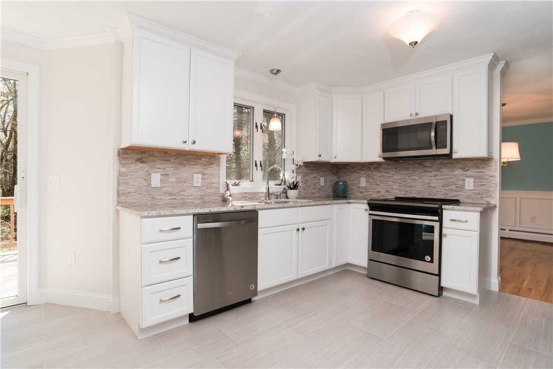 4 Autumn Ridge Road Coventry, RI 02816 - Photo 13 of 23