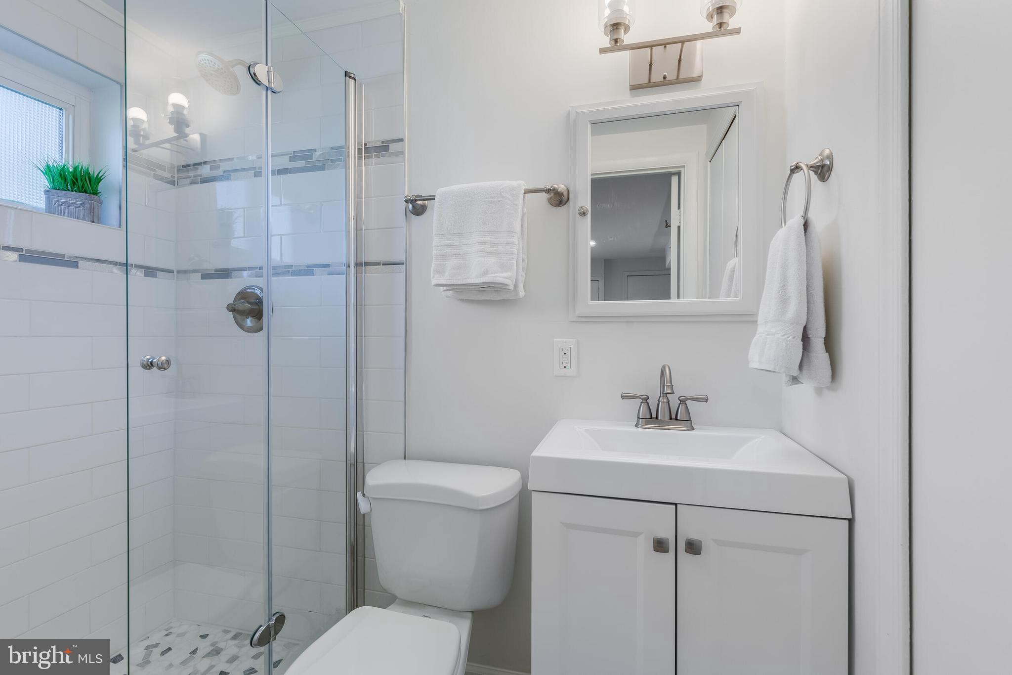 13201 Wilton Oaks Drive Silver Spring, MD 20906 - Photo 20 of 34 Fourth bedroom ensuite bathroom