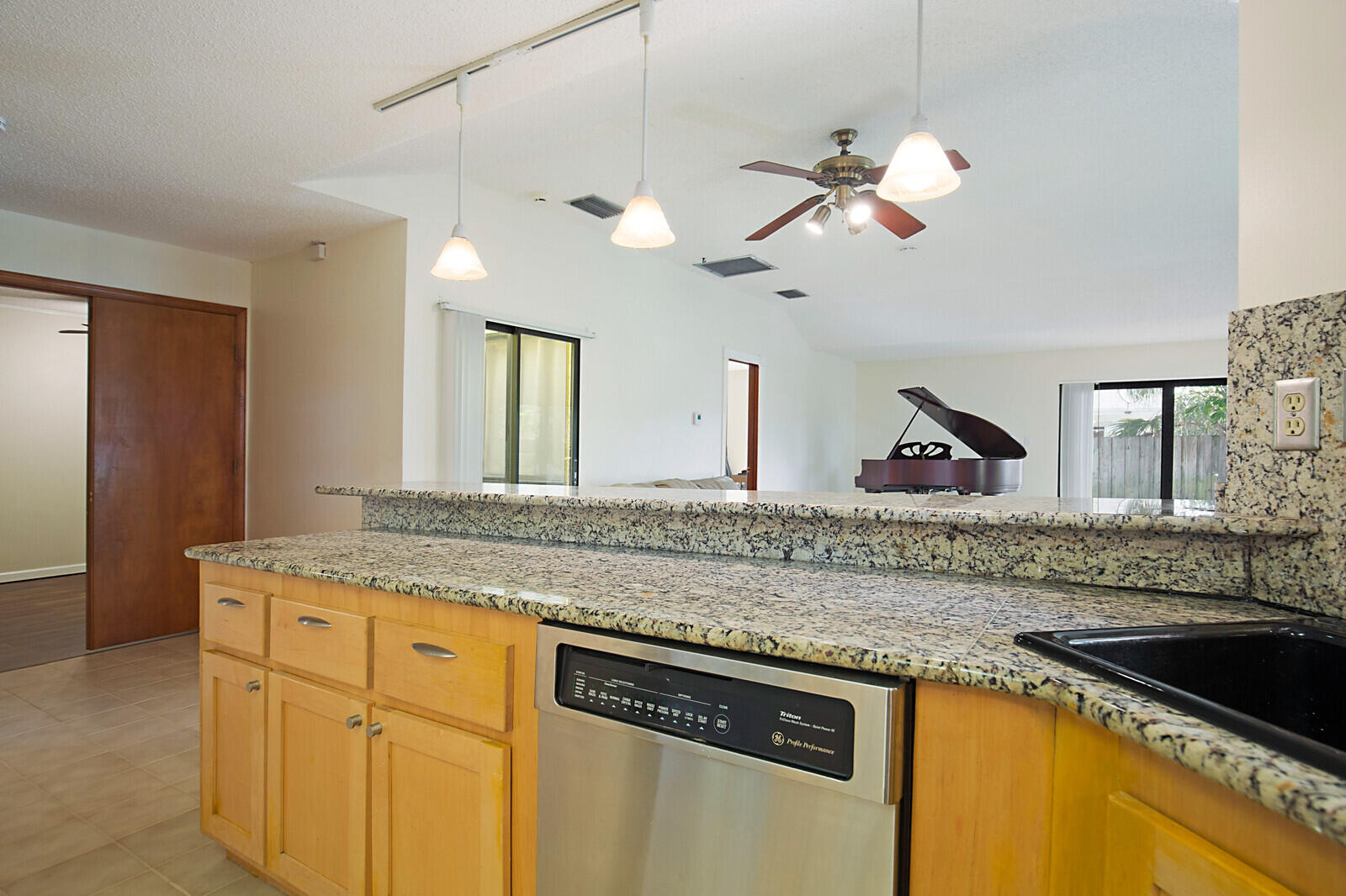 4420 Northeast 5th Avenue Boca Raton, FL 33431 - Photo 11 of 32 10_4420_NE_5th_Ave10_mls