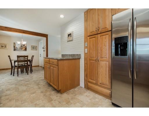 5 Wickford Road Framingham, MA 01701 - Photo 3 of 30 Gallery Image 3