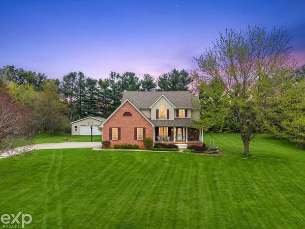 $525,000 | 1958 Deer Run Lane, Leonard, MI 48367