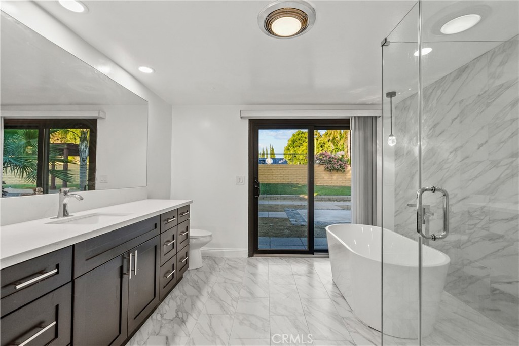9724 Bothwell Road Northridge, CA 91324 - Photo 53 of 64 Primary bathroom