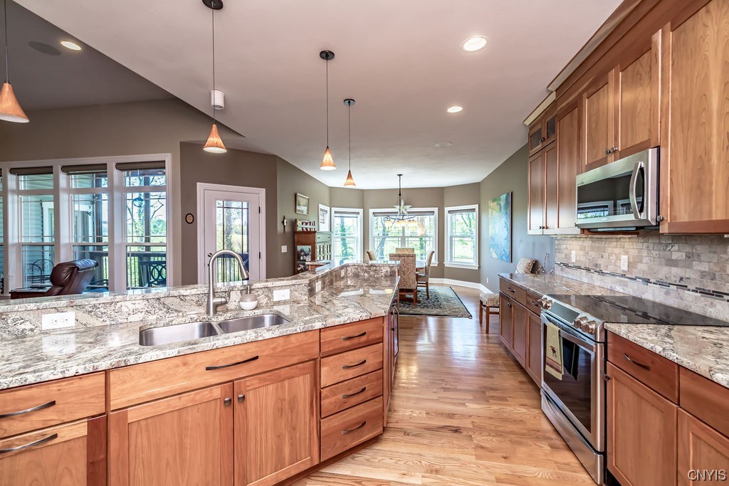 3477 Long Shadow Drive Lysander, NY 13027 - Photo 17 of 49