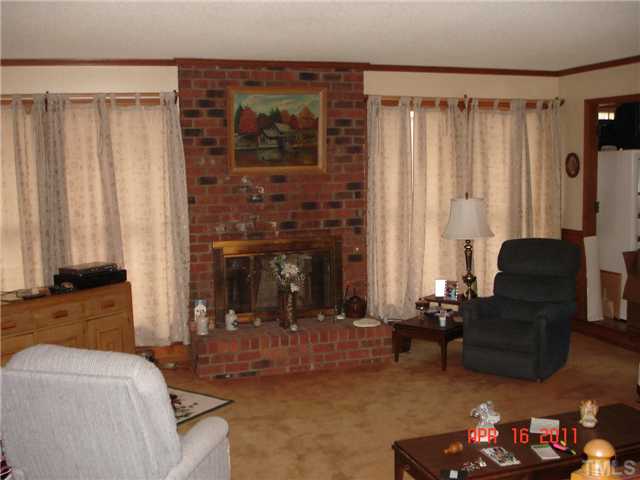 10404 Poole Road Wendell, NC 27591 - Photo 8 of 11 FAMILY ROOM