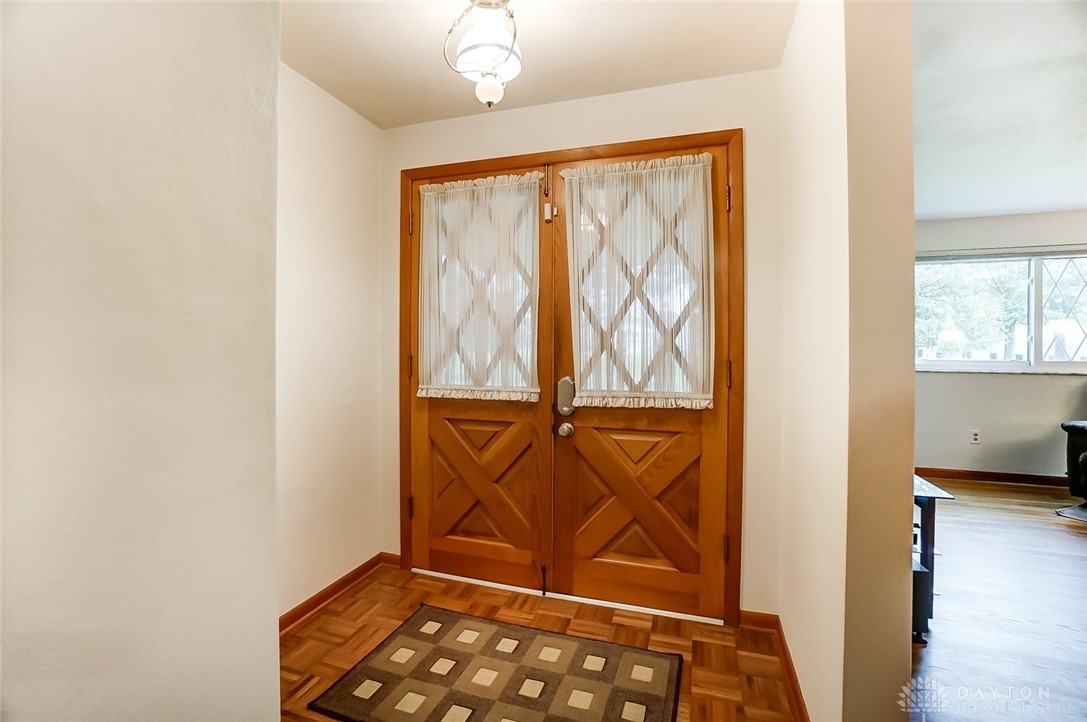 925 East David Road Kettering, OH 45429 - Photo 5 of 52