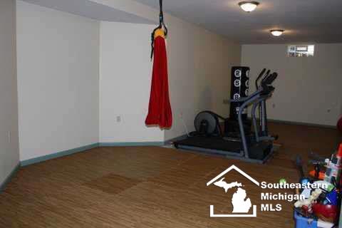 8802 Exeter Carleton, MI 48117 - Photo 33 of 42 21137514-32.JPG