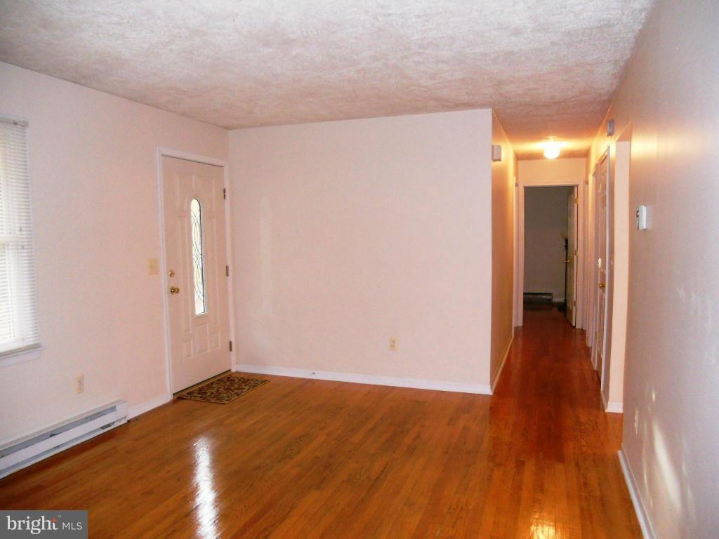 1410 Pinch Valley Road Westminster, MD 21158 - Photo 2 of 20 Living Room