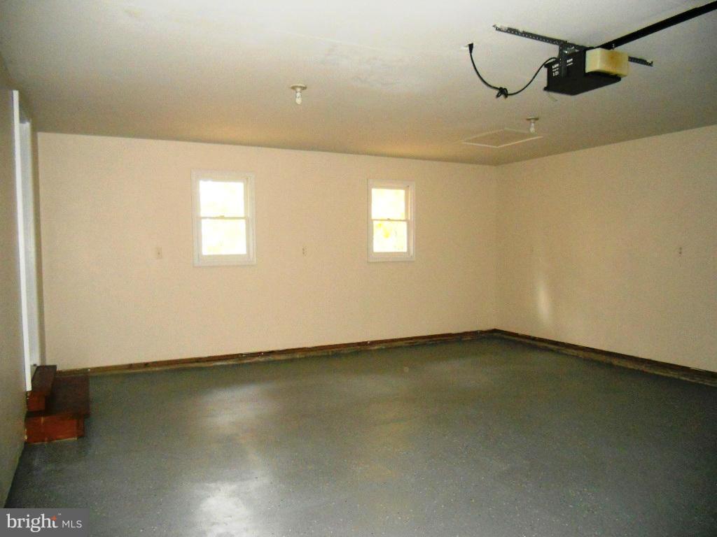 1410 Pinch Valley Road Westminster, MD 21158 - Photo 16 of 20 Interior (General)