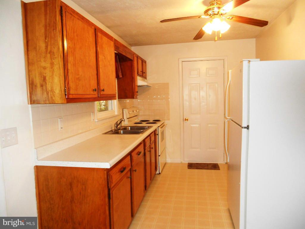 1410 Pinch Valley Road Westminster, MD 21158 - Photo 4 of 20 Kitchen