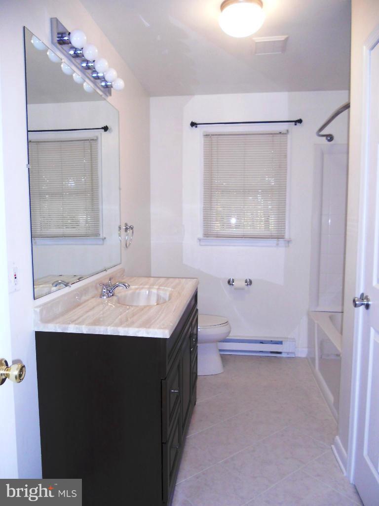 1410 Pinch Valley Road Westminster, MD 21158 - Photo 10 of 20 Bath
