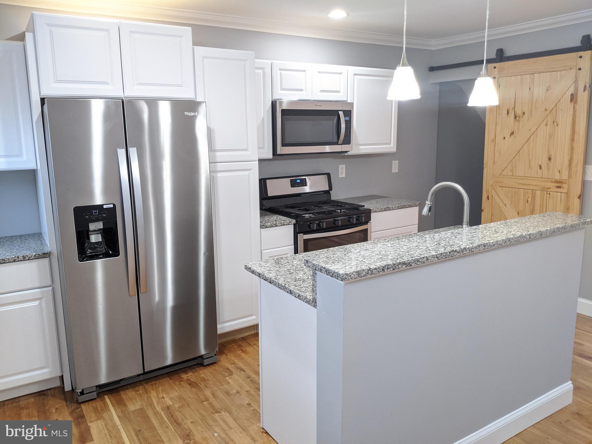4224 Flowerton Road Baltimore, MD 21229 - Photo 3 of 24