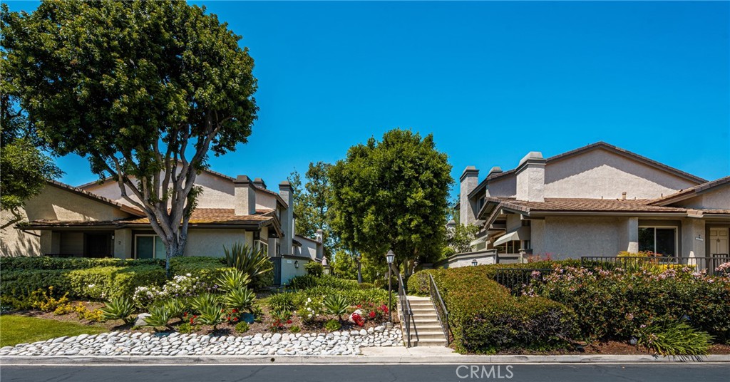 8 Moon Shadow, Unit 8 Irvine, CA 92603 - Photo 35 of 41