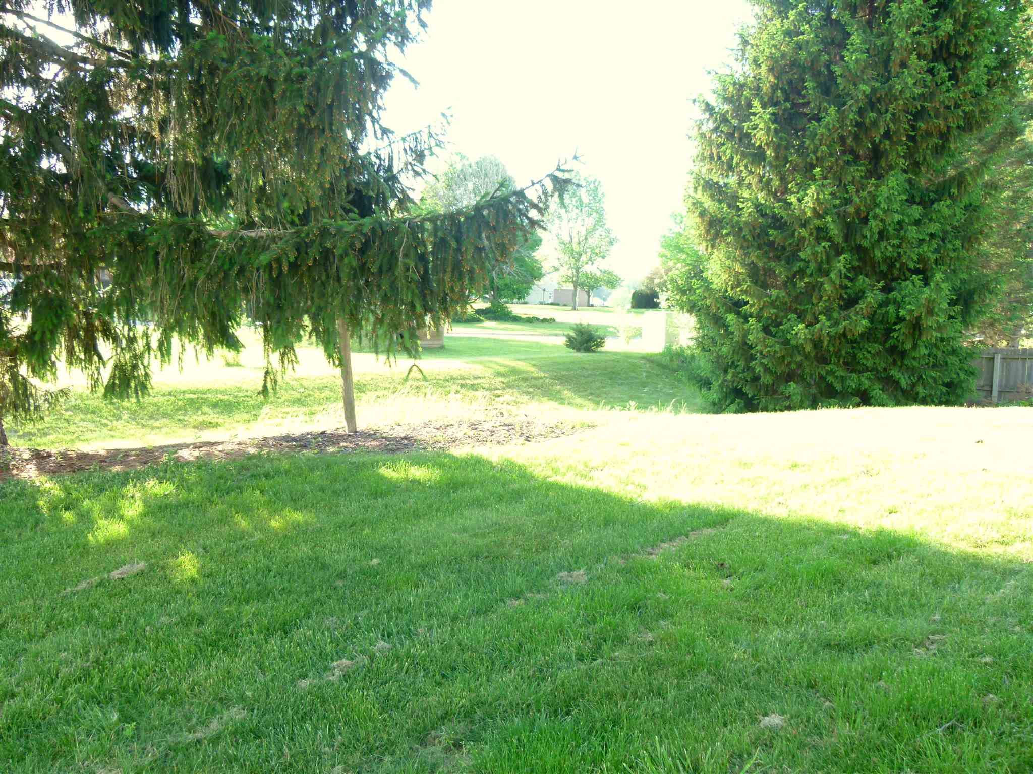 2075 Maple Run Warsaw, IN 46580 - Photo 34 of 36 Gallery Image 34