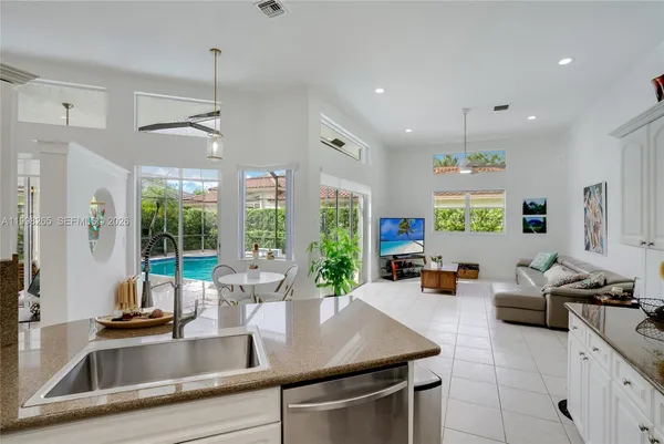 $1,195,000 | 3085 Lakewood Circle, Weston, FL 33332
