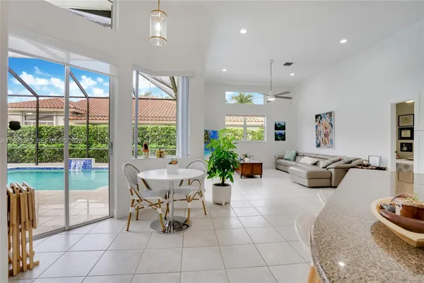 $1,195,000 | 3085 Lakewood Circle, Weston, FL 33332