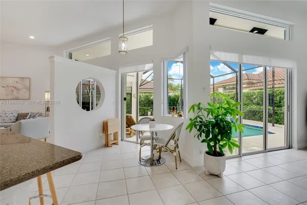 $1,195,000 | 3085 Lakewood Circle, Weston, FL 33332