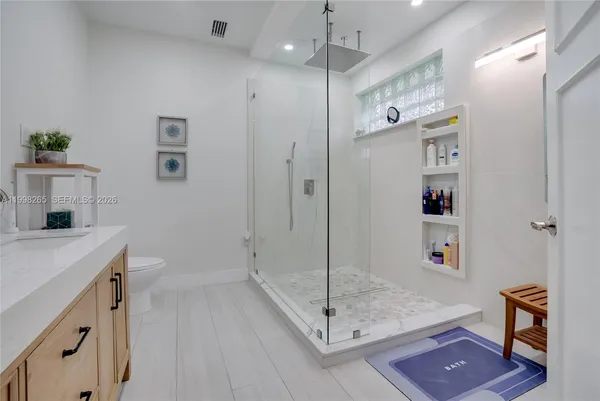 $1,195,000 | 3085 Lakewood Circle, Weston, FL 33332