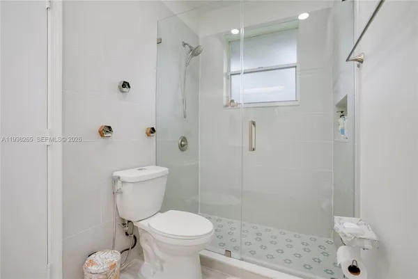 $1,195,000 | 3085 Lakewood Circle, Weston, FL 33332