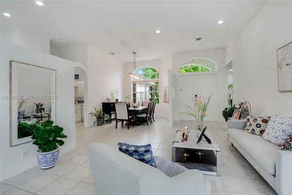 $1,195,000 | 3085 Lakewood Circle, Weston, FL 33332