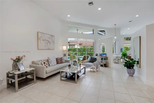 $1,195,000 | 3085 Lakewood Circle, Weston, FL 33332