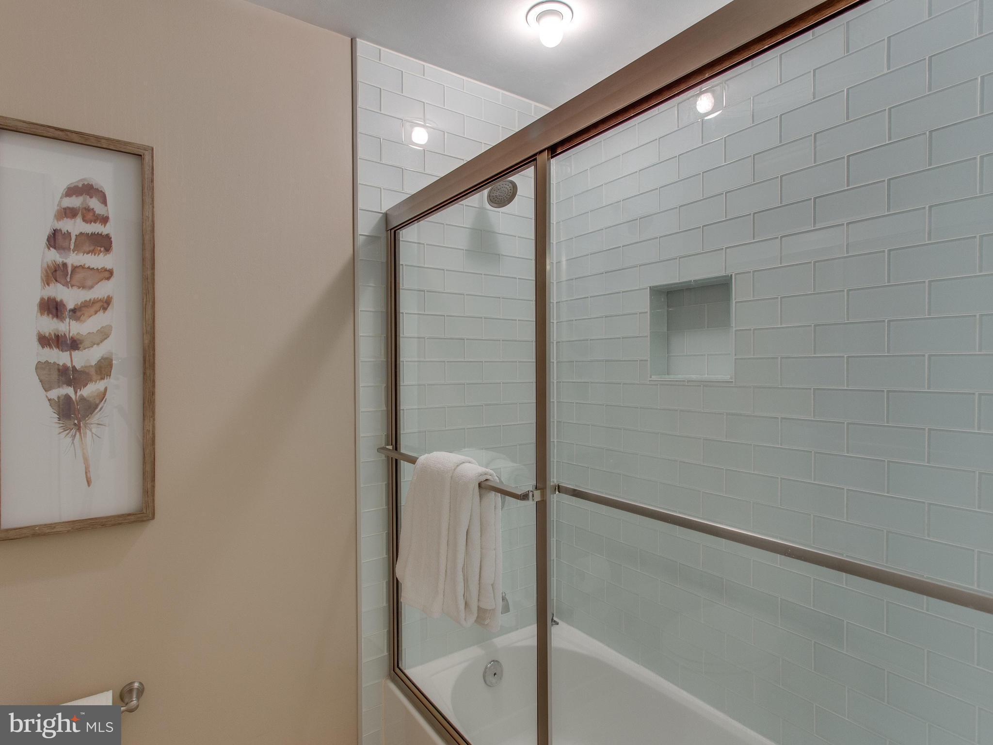 3650 South Glebe Road, Unit 246 Arlington, VA 22202 - Photo 12 of 30 Bath