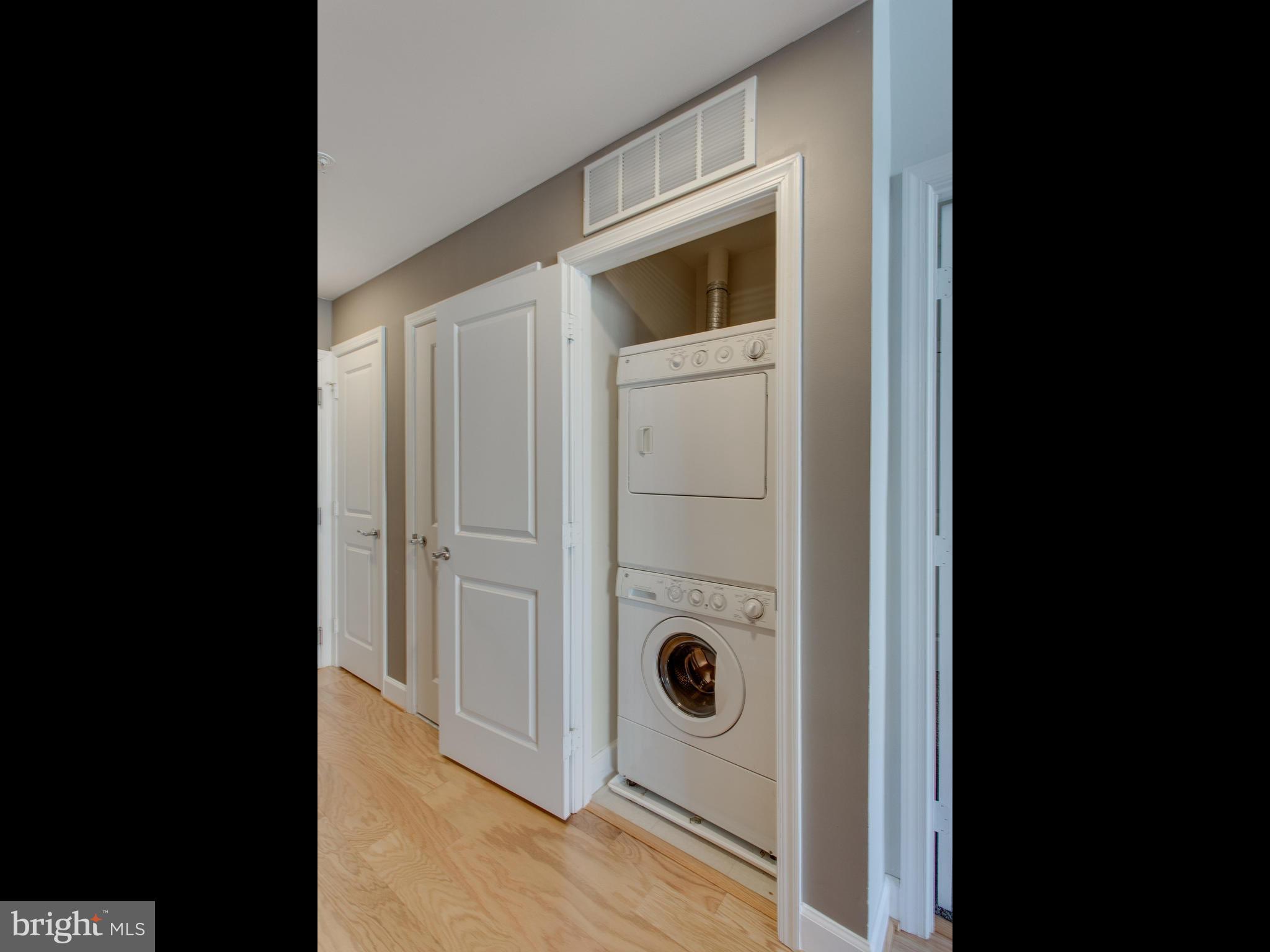 3650 South Glebe Road, Unit 246 Arlington, VA 22202 - Photo 14 of 30 Washer / Dryer