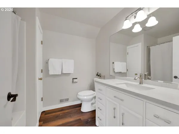 $685,000 | 3335 Lake Glenn Drive, Eugene, OR 97408