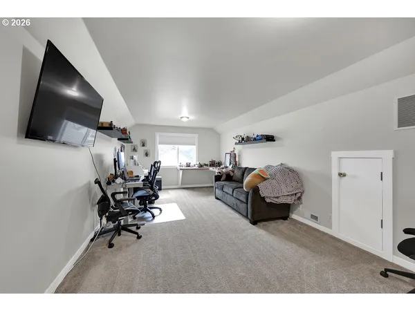 $685,000 | 3335 Lake Glenn Drive, Eugene, OR 97408