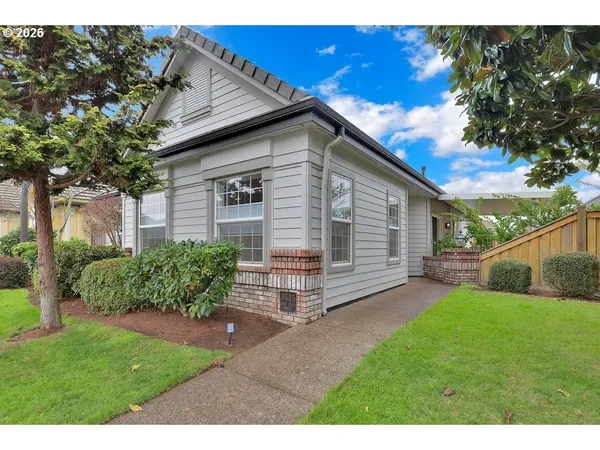 $685,000 | 3335 Lake Glenn Drive, Eugene, OR 97408