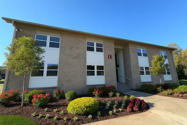 $850 | 204 South Clydeton Road, Unit F, Waverly, TN 37185