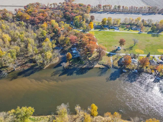 $79,900 | 2863 Shadow Lawn Lane, Momence, IL 60954