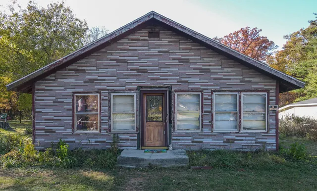 $79,900 | 2863 Shadow Lawn Lane, Momence, IL 60954