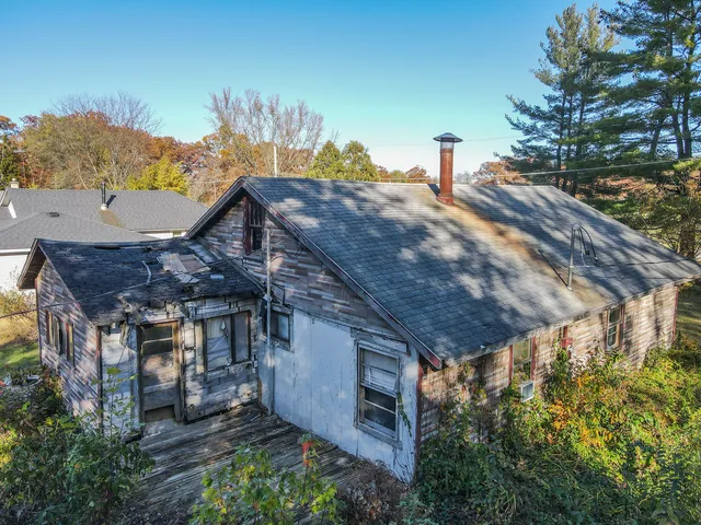 $79,900 | 2863 Shadow Lawn Lane, Momence, IL 60954