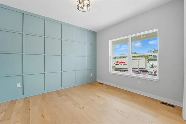 $499,950 | 708 Glenn Circle, Raymore, MO 64083