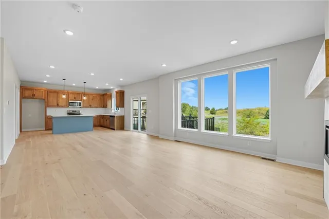 $499,950 | 708 Glenn Circle, Raymore, MO 64083