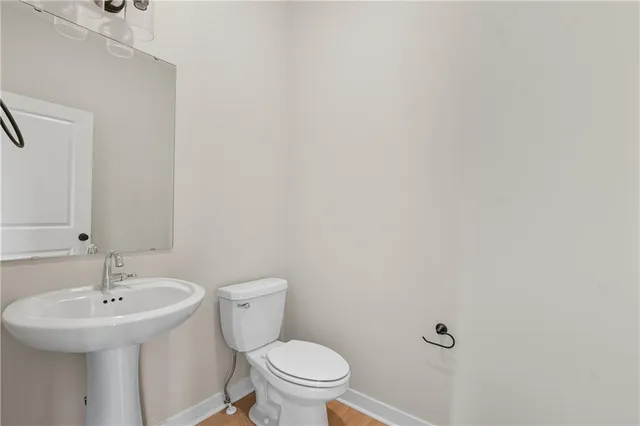 $499,950 | 708 Glenn Circle, Raymore, MO 64083