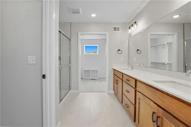 $499,950 | 708 Glenn Circle, Raymore, MO 64083