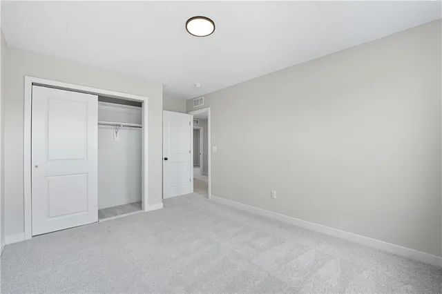 $499,950 | 708 Glenn Circle, Raymore, MO 64083