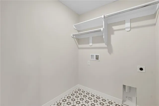 $499,950 | 708 Glenn Circle, Raymore, MO 64083