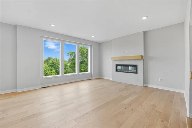 $499,950 | 708 Glenn Circle, Raymore, MO 64083